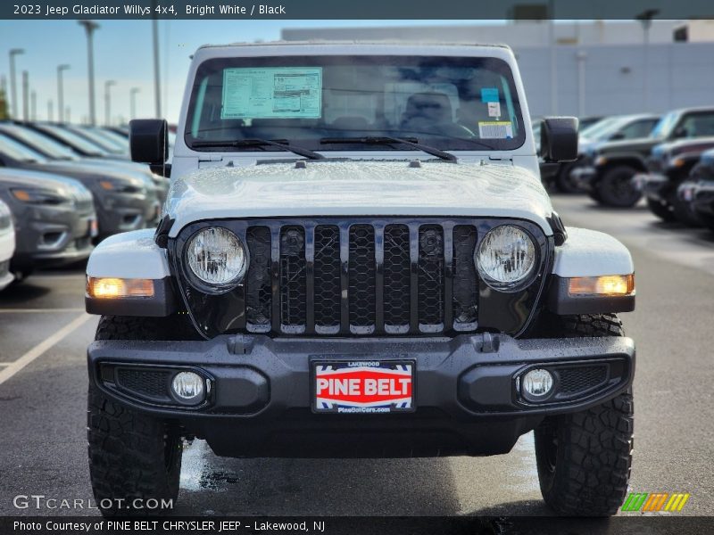 Bright White / Black 2023 Jeep Gladiator Willys 4x4