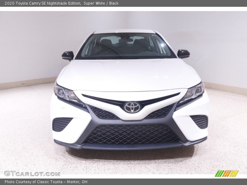 Super White / Black 2020 Toyota Camry SE Nightshade Edition