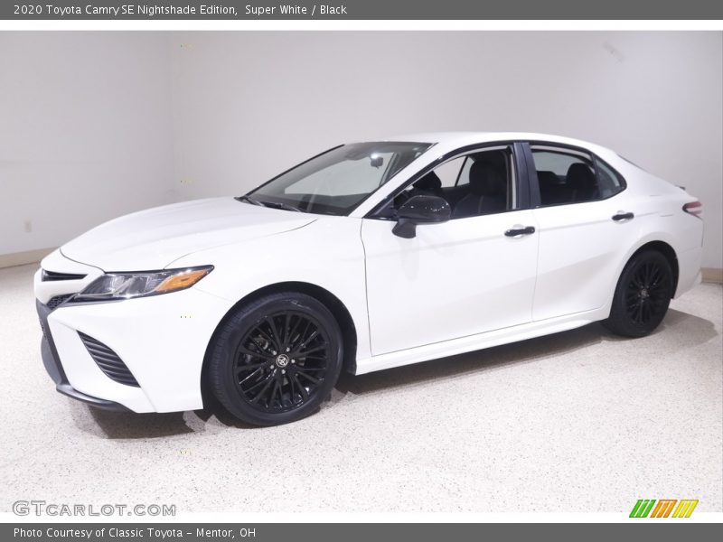 Super White / Black 2020 Toyota Camry SE Nightshade Edition