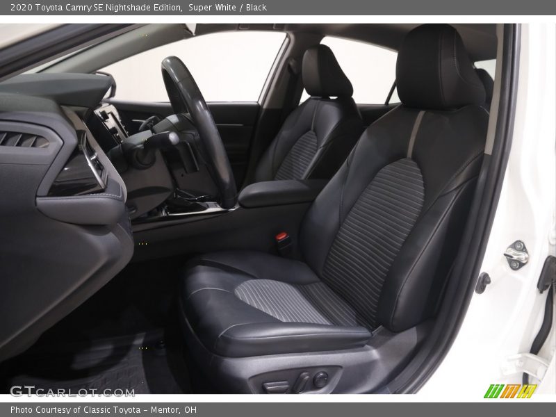 Super White / Black 2020 Toyota Camry SE Nightshade Edition