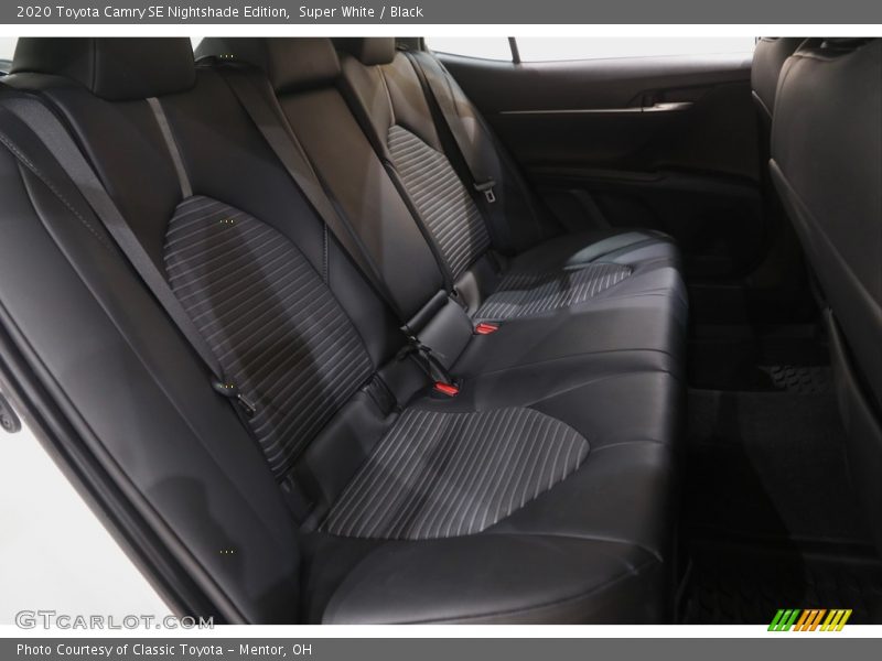 Super White / Black 2020 Toyota Camry SE Nightshade Edition