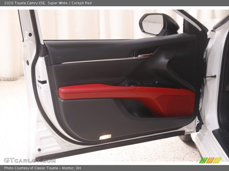 Super White / Cockpit Red 2020 Toyota Camry XSE
