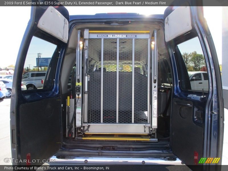 Dark Blue Pearl / Medium Flint 2009 Ford E Series Van E350 Super Duty XL Extended Passenger