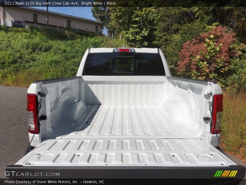 Bright White / Black 2022 Ram 1500 Big Horn Crew Cab 4x4