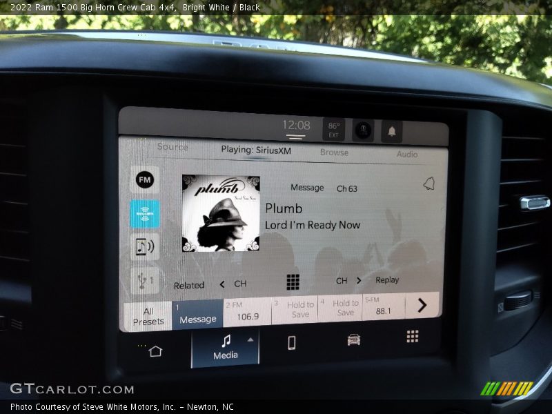 Bright White / Black 2022 Ram 1500 Big Horn Crew Cab 4x4