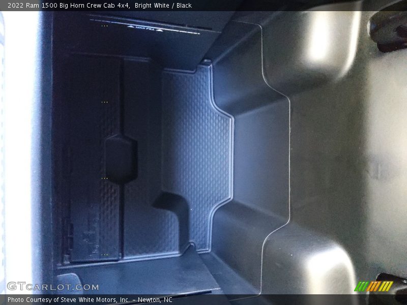 Bright White / Black 2022 Ram 1500 Big Horn Crew Cab 4x4