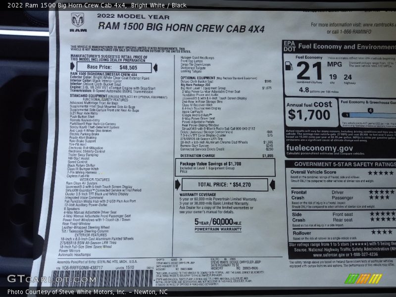 Bright White / Black 2022 Ram 1500 Big Horn Crew Cab 4x4