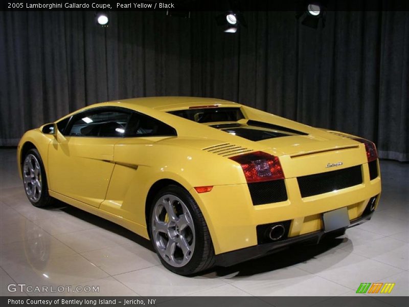 Pearl Yellow / Black 2005 Lamborghini Gallardo Coupe