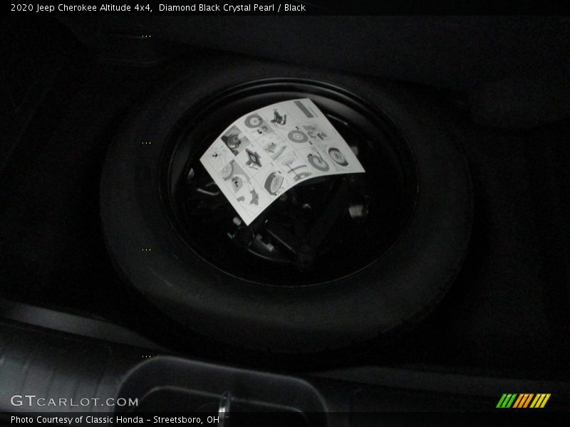 Diamond Black Crystal Pearl / Black 2020 Jeep Cherokee Altitude 4x4