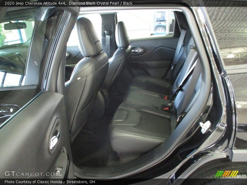 Diamond Black Crystal Pearl / Black 2020 Jeep Cherokee Altitude 4x4