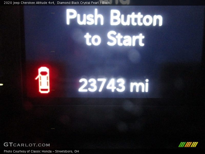 Diamond Black Crystal Pearl / Black 2020 Jeep Cherokee Altitude 4x4