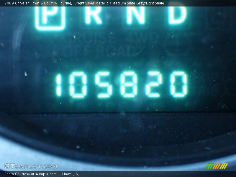 Bright Silver Metallic / Medium Slate Gray/Light Shale 2009 Chrysler Town & Country Touring