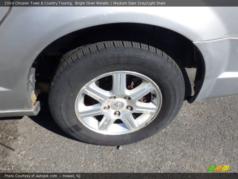 Bright Silver Metallic / Medium Slate Gray/Light Shale 2009 Chrysler Town & Country Touring