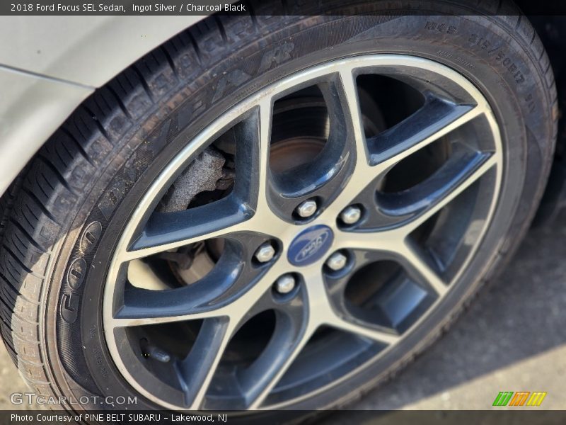 Ingot Silver / Charcoal Black 2018 Ford Focus SEL Sedan