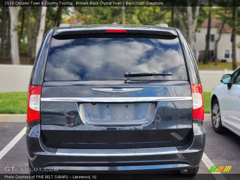 Brilliant Black Crystal Pearl / Black/Light Graystone 2016 Chrysler Town & Country Touring