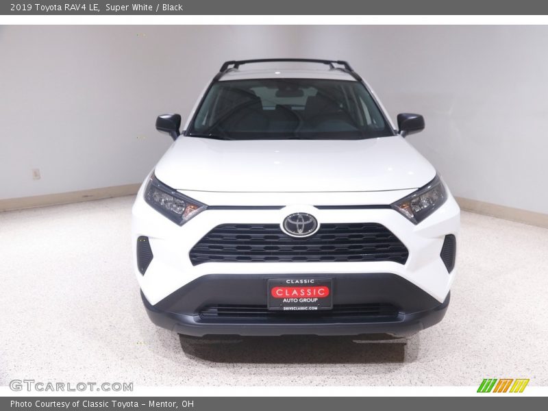 Super White / Black 2019 Toyota RAV4 LE