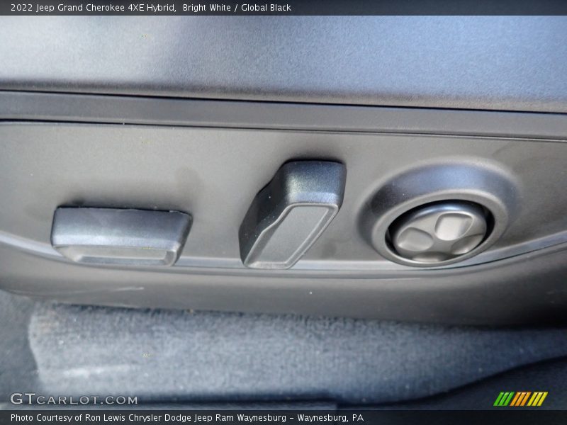 Bright White / Global Black 2022 Jeep Grand Cherokee 4XE Hybrid