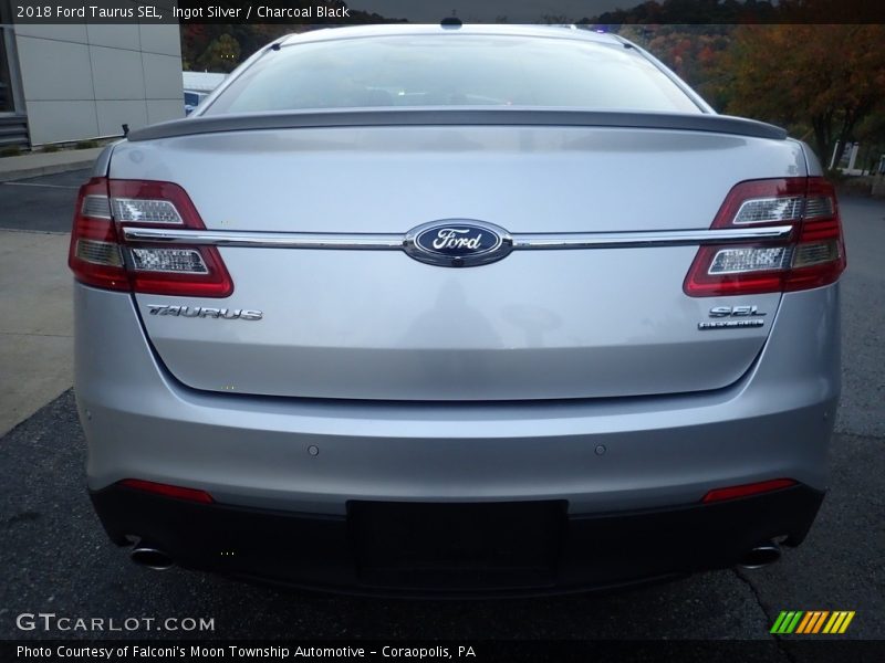 Ingot Silver / Charcoal Black 2018 Ford Taurus SEL
