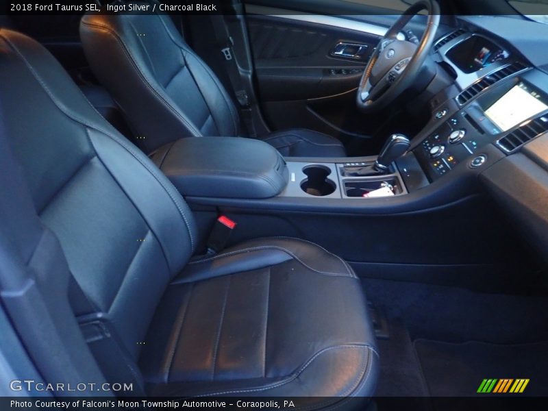Ingot Silver / Charcoal Black 2018 Ford Taurus SEL