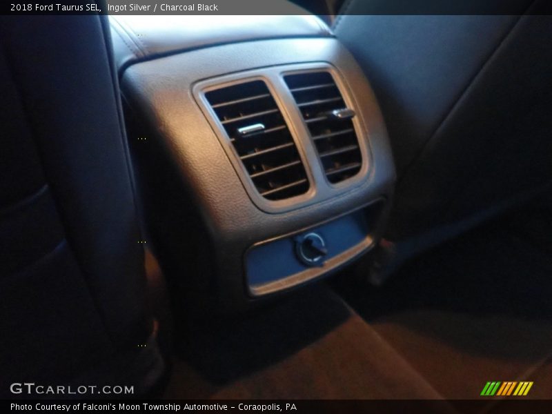 Ingot Silver / Charcoal Black 2018 Ford Taurus SEL