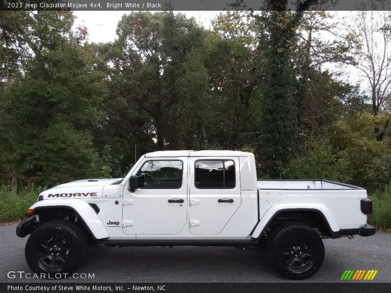  2023 Gladiator Mojave 4x4 Bright White