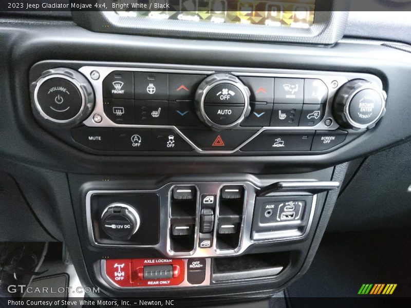 Bright White / Black 2023 Jeep Gladiator Mojave 4x4