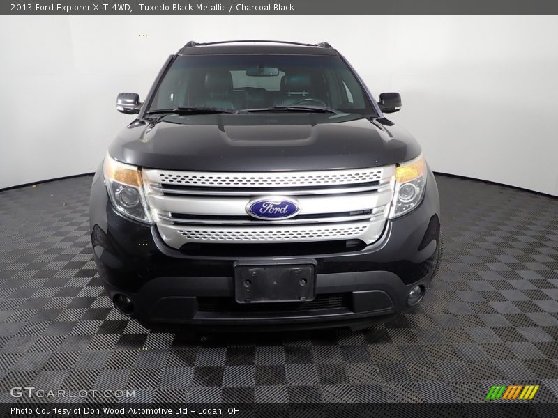 Tuxedo Black Metallic / Charcoal Black 2013 Ford Explorer XLT 4WD