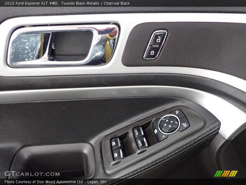 Tuxedo Black Metallic / Charcoal Black 2013 Ford Explorer XLT 4WD