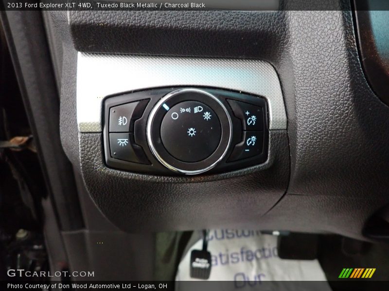 Tuxedo Black Metallic / Charcoal Black 2013 Ford Explorer XLT 4WD