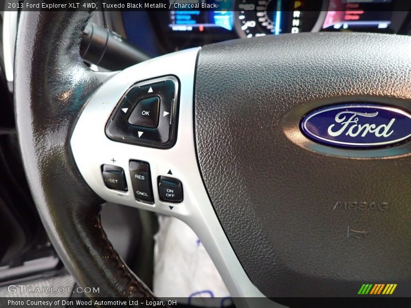 Tuxedo Black Metallic / Charcoal Black 2013 Ford Explorer XLT 4WD