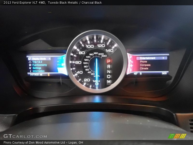 Tuxedo Black Metallic / Charcoal Black 2013 Ford Explorer XLT 4WD