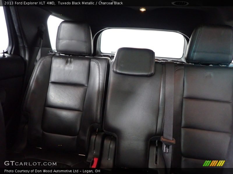 Tuxedo Black Metallic / Charcoal Black 2013 Ford Explorer XLT 4WD