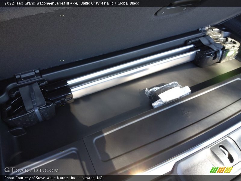 Baltic Gray Metallic / Global Black 2022 Jeep Grand Wagoneer Series III 4x4