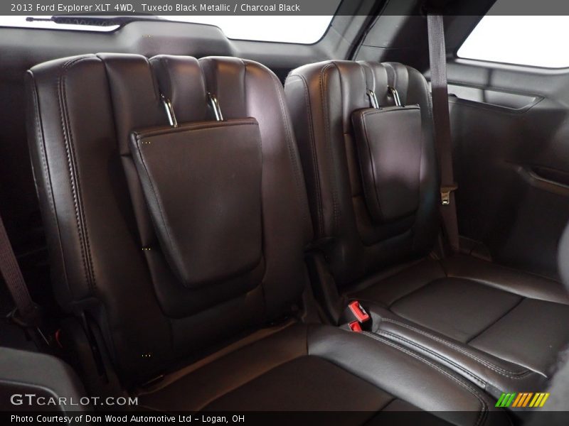 Tuxedo Black Metallic / Charcoal Black 2013 Ford Explorer XLT 4WD