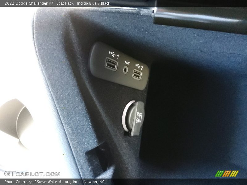 Indigo Blue / Black 2022 Dodge Challenger R/T Scat Pack