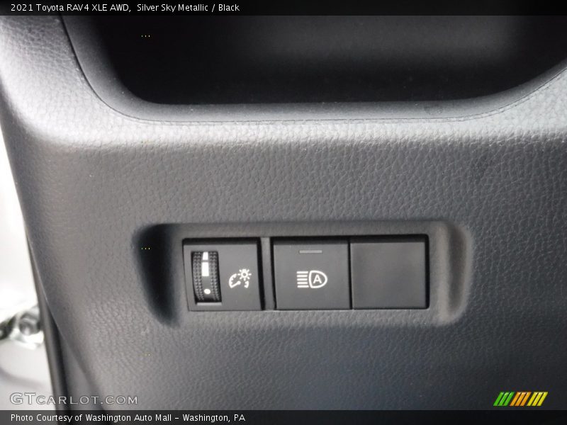 Silver Sky Metallic / Black 2021 Toyota RAV4 XLE AWD
