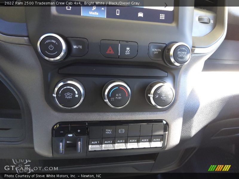 Bright White / Black/Diesel Gray 2022 Ram 2500 Tradesman Crew Cab 4x4