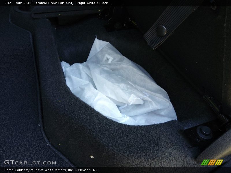 Bright White / Black 2022 Ram 2500 Laramie Crew Cab 4x4