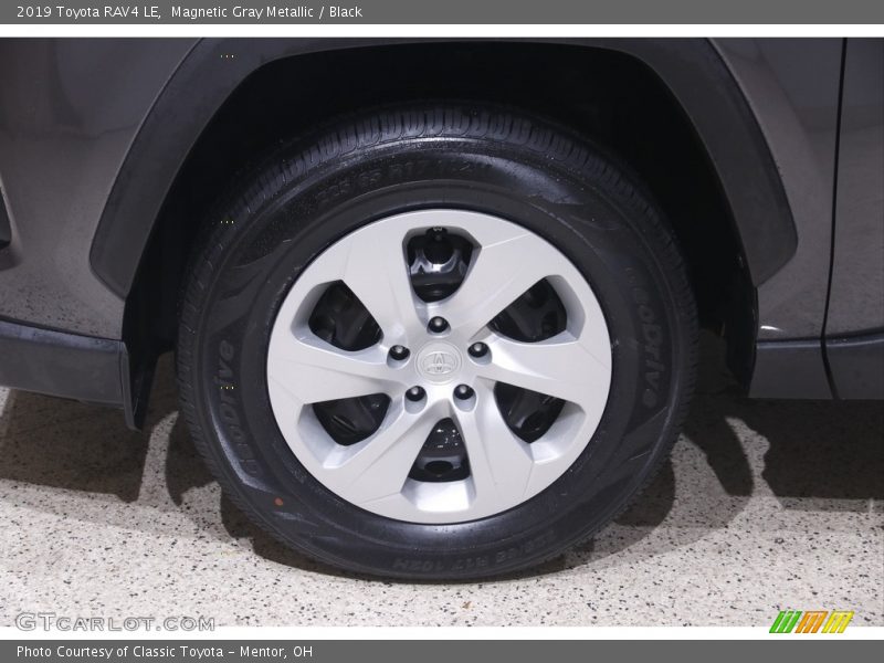 Magnetic Gray Metallic / Black 2019 Toyota RAV4 LE