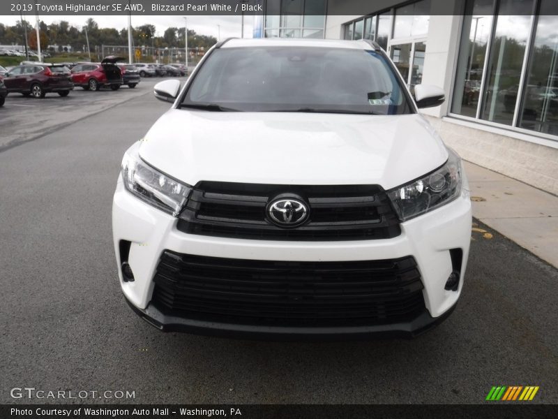 Blizzard Pearl White / Black 2019 Toyota Highlander SE AWD