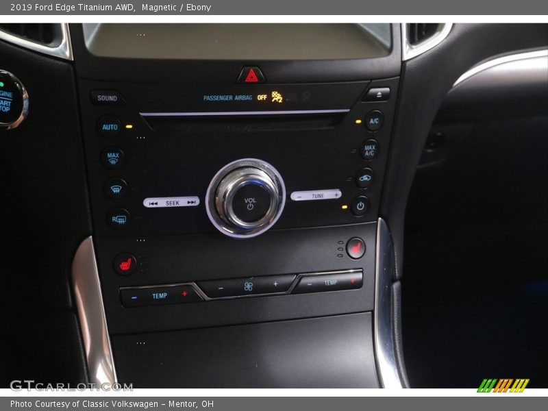Magnetic / Ebony 2019 Ford Edge Titanium AWD