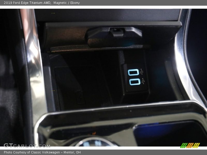 Magnetic / Ebony 2019 Ford Edge Titanium AWD