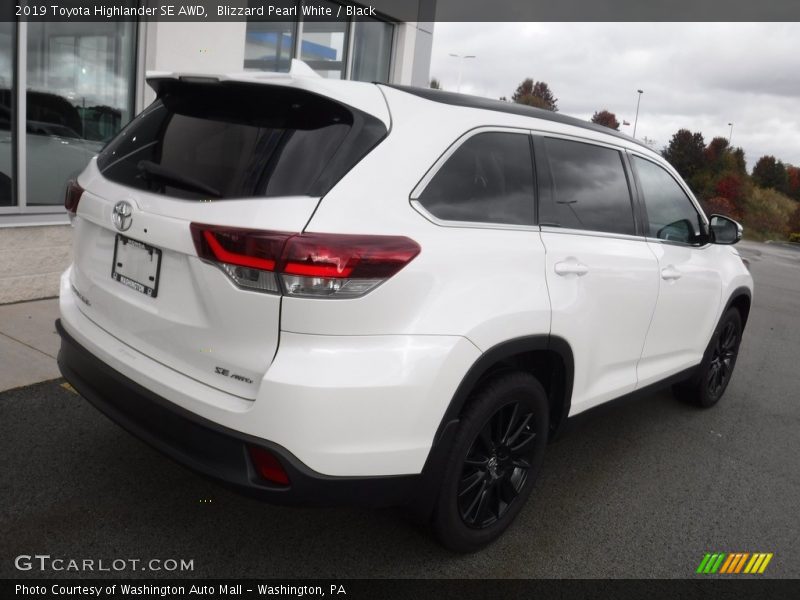 Blizzard Pearl White / Black 2019 Toyota Highlander SE AWD