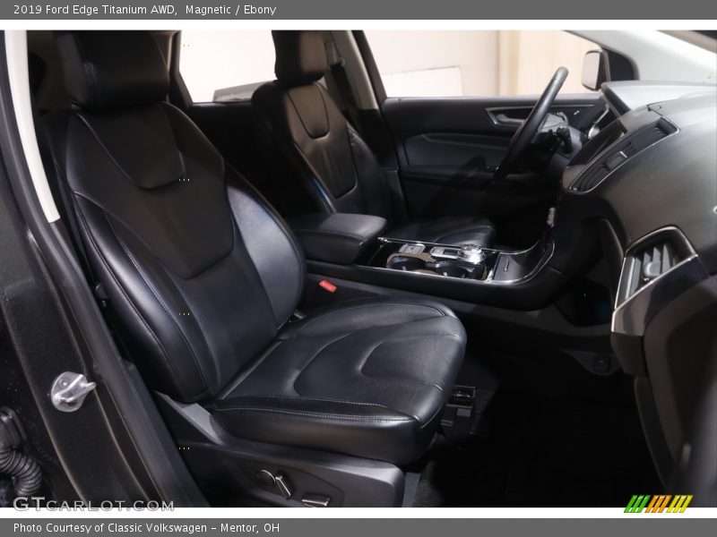 Magnetic / Ebony 2019 Ford Edge Titanium AWD