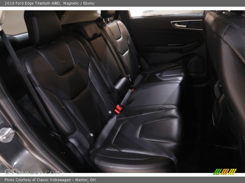Magnetic / Ebony 2019 Ford Edge Titanium AWD