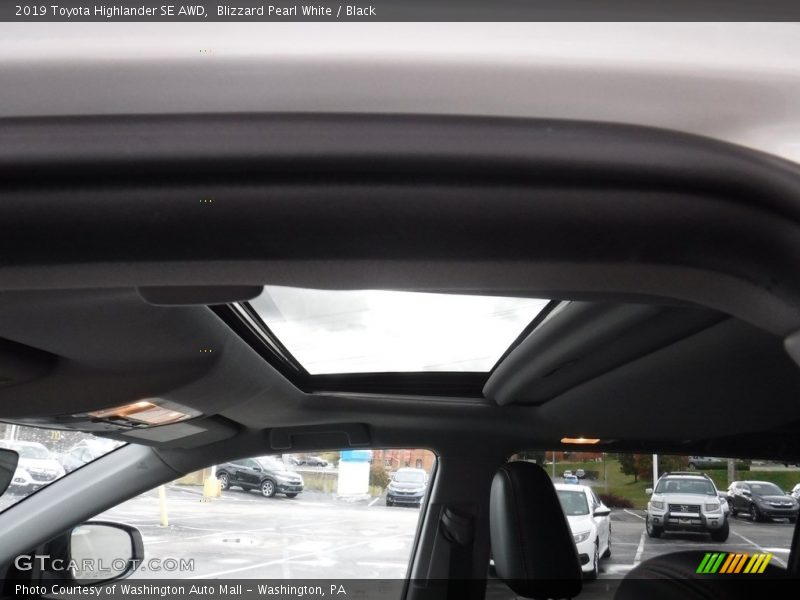 Blizzard Pearl White / Black 2019 Toyota Highlander SE AWD