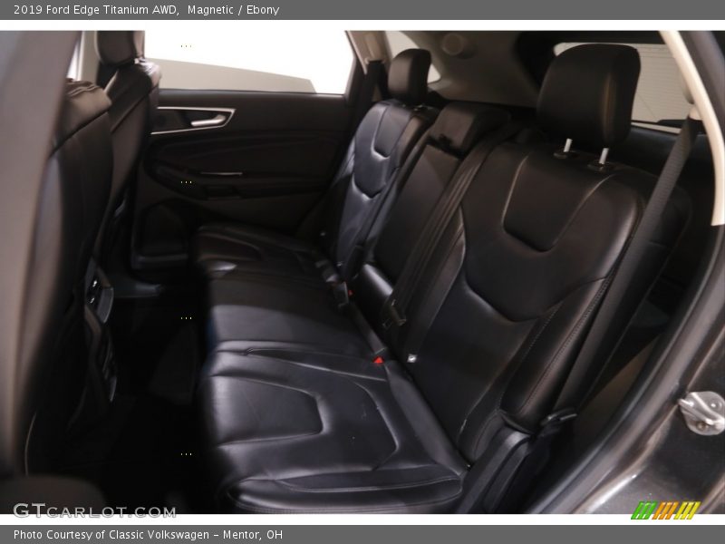 Magnetic / Ebony 2019 Ford Edge Titanium AWD