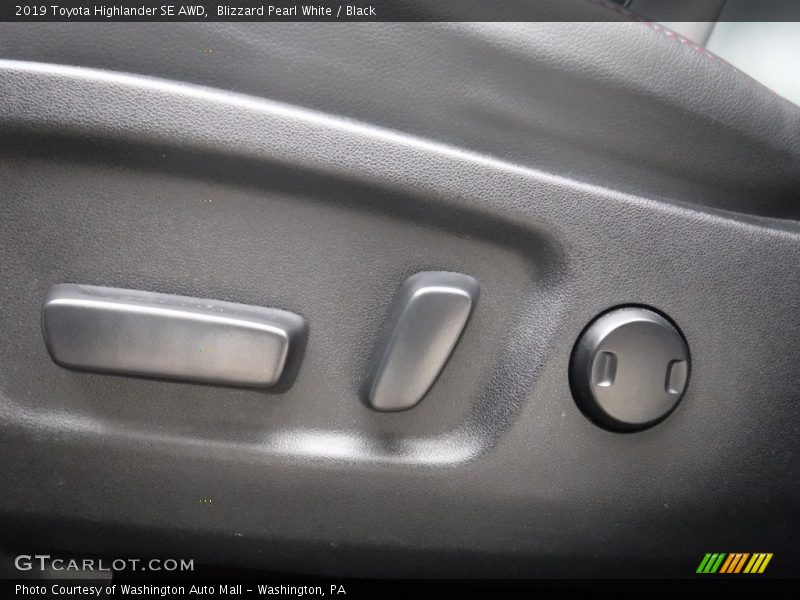Blizzard Pearl White / Black 2019 Toyota Highlander SE AWD