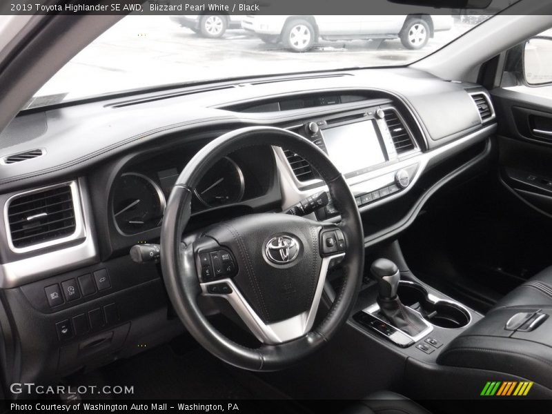 Blizzard Pearl White / Black 2019 Toyota Highlander SE AWD