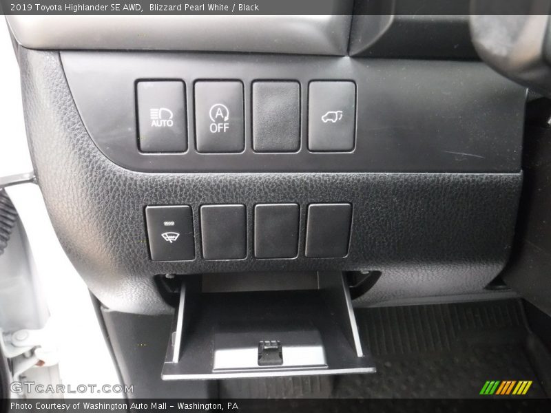 Blizzard Pearl White / Black 2019 Toyota Highlander SE AWD